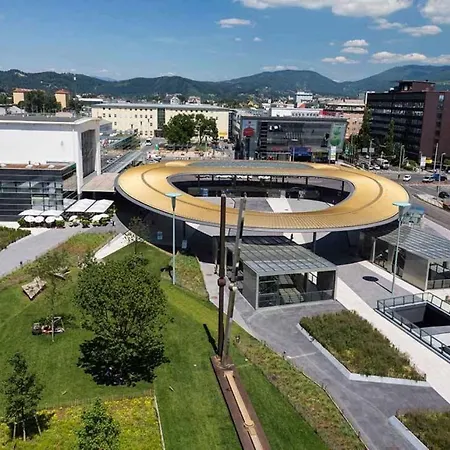 Tamliving Center Luxury 4 Smart Tv Kitchen Great View Graz